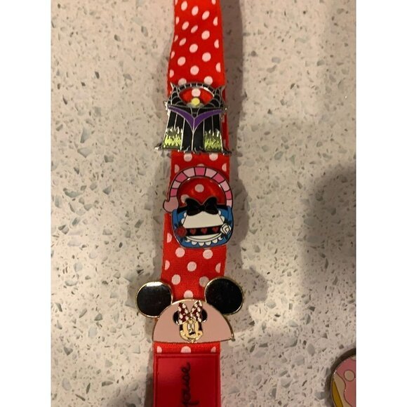 Minnie Mouse lanyard with pins  bu - Picture 2 of 8